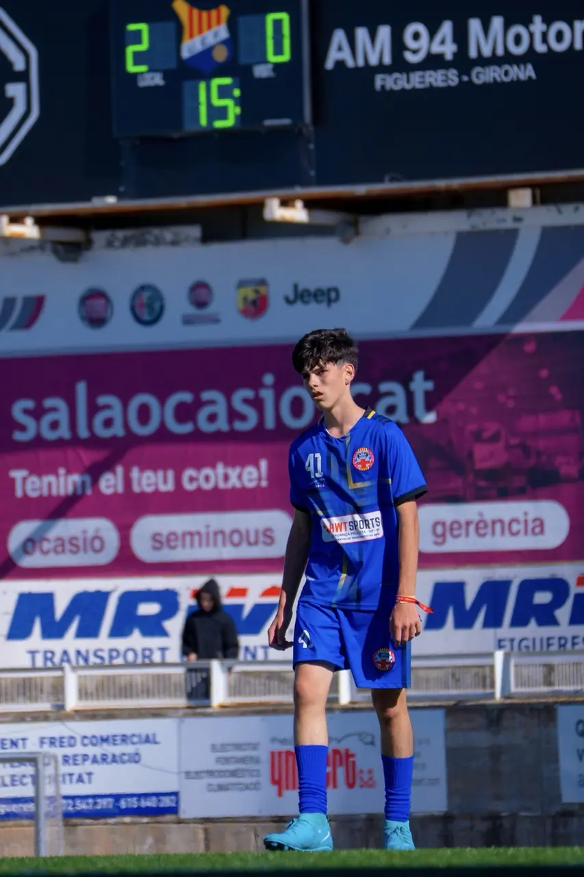 Thiago Cicala concentrado em campo nas oitavas da chave prata da MIC Football 2026